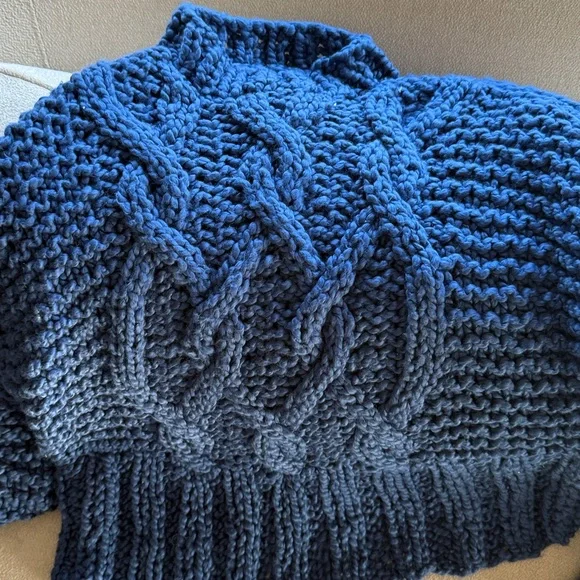 Loopy Case Blue Chunky Knit Sweater - Picture 3 of 12